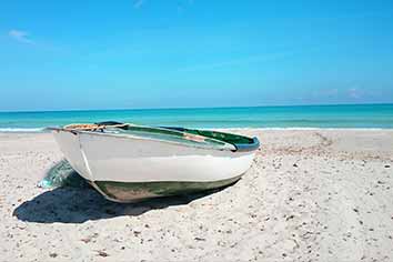 Plage de sable blanc à Djerba